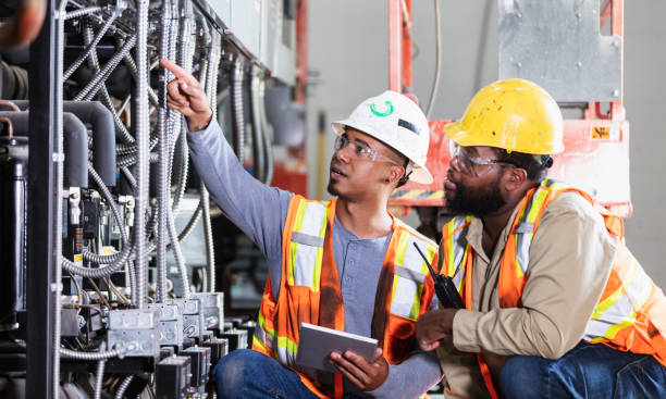Best 24-Hour Electrician  in Newburgh Heights, OH